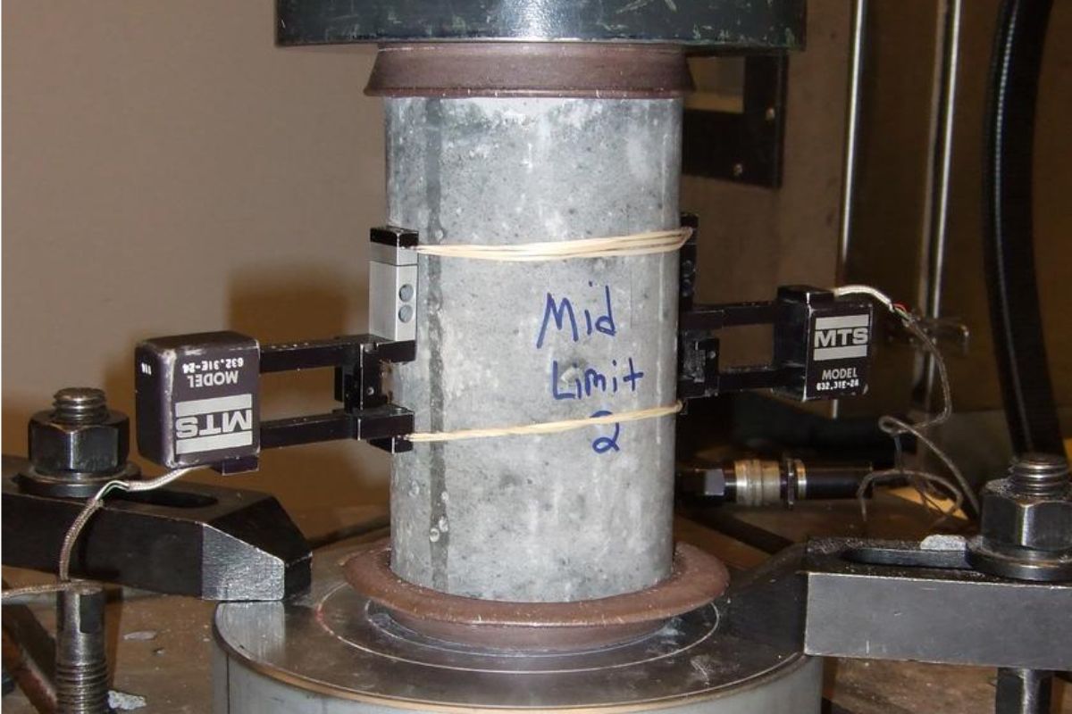 Calibração de Máquina Universal e Prensa de Ensaio