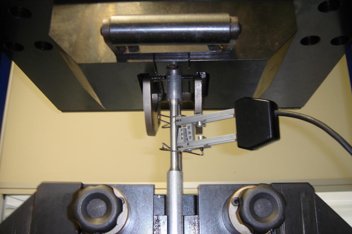 máquina de ensaio não está calibrada