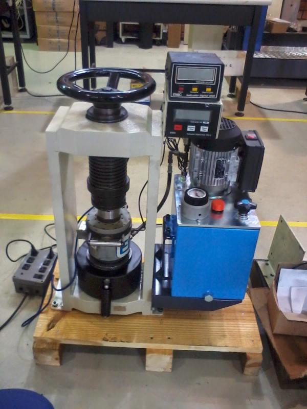 Ruptura de corpo de prova de cimento afetada pela velocidade de carregamento